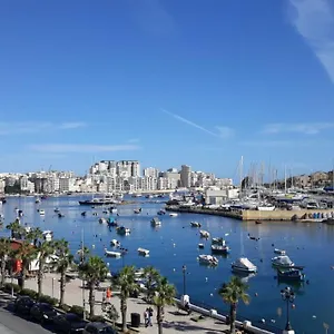 Guest house Shore Bridge, Gzira